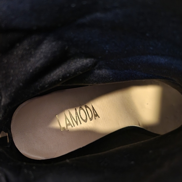 LAMODA Booties - Picture 4 of 5